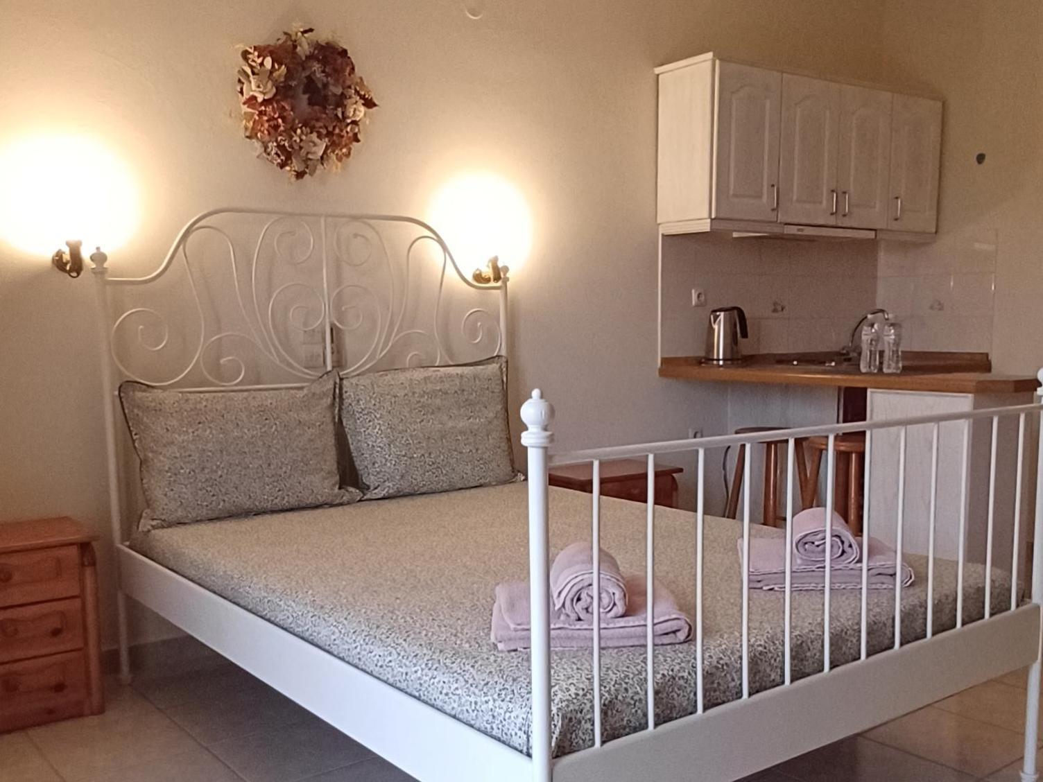 Flora Studios Corfu - Adults Only Benitses  Esterno foto