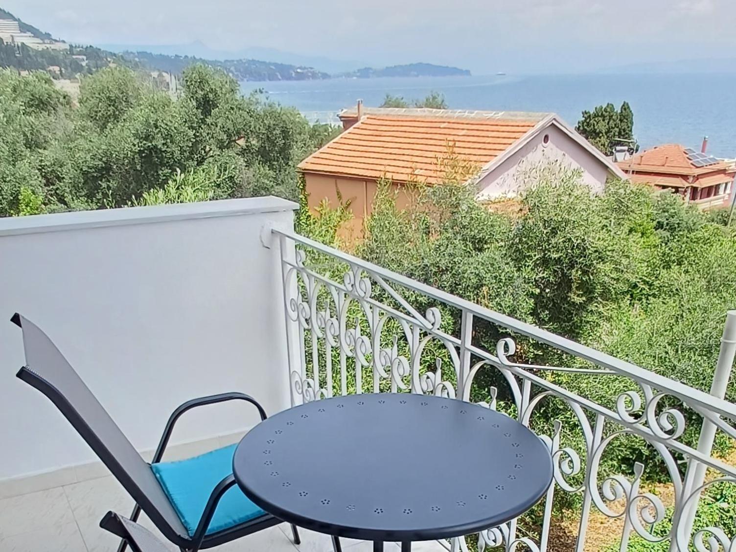 Flora Studios Corfu - Adults Only Benitses  Esterno foto